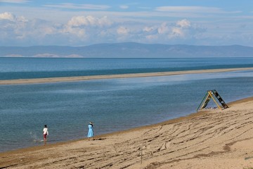 青海湖旅逛专用公途（Ⅰ期）倒淌河至二郎剑段完竣(图1)