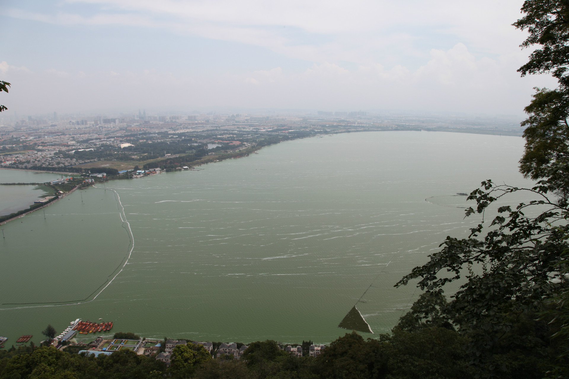 昆明【海荣滇池澜庭】营销核心_海荣滇池澜庭售楼处电话_户型理解《详情先容星空综合体育官网(图1)